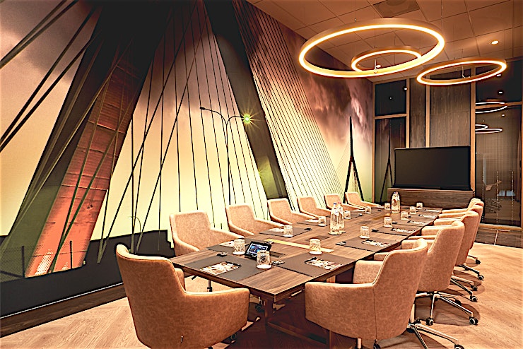 Amsterdam 6 Are you looking for the perfect location to dine, have a festive drink, successful meeting or overnight stay? Look no further!
With all the facilities under one roof, we can fulfill all of your wishe